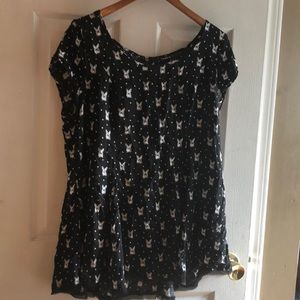 Torrid size 0 blouse. Bunny head print. Back zip.